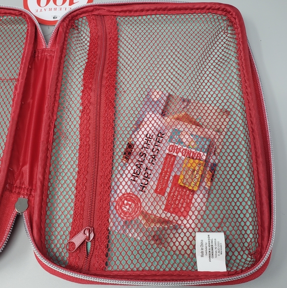 Johnson & Johnson First-Aid Zipper Case - Picture 8 of 12